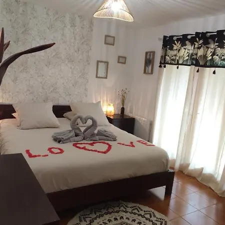 D'hote Amouratcha ベッド・アンド・ブレックファスト ファブレーグ